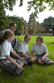 伝統あるイギリスの制服
